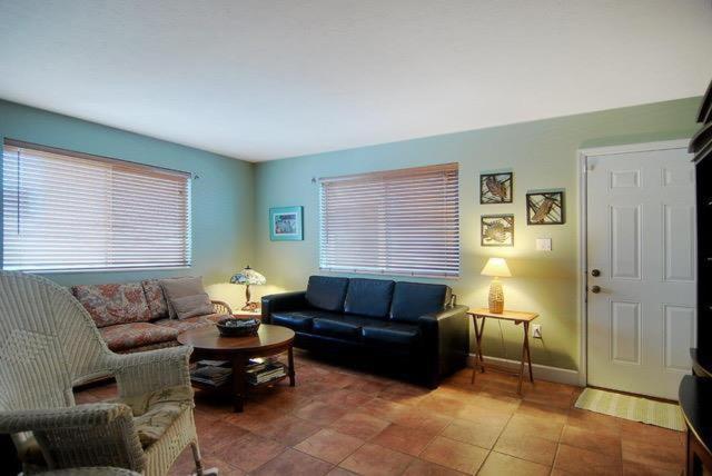 Quiet Vista Del Mar 2 Bedroom Condo Beachfront Property Cocoa Beach Exterior photo