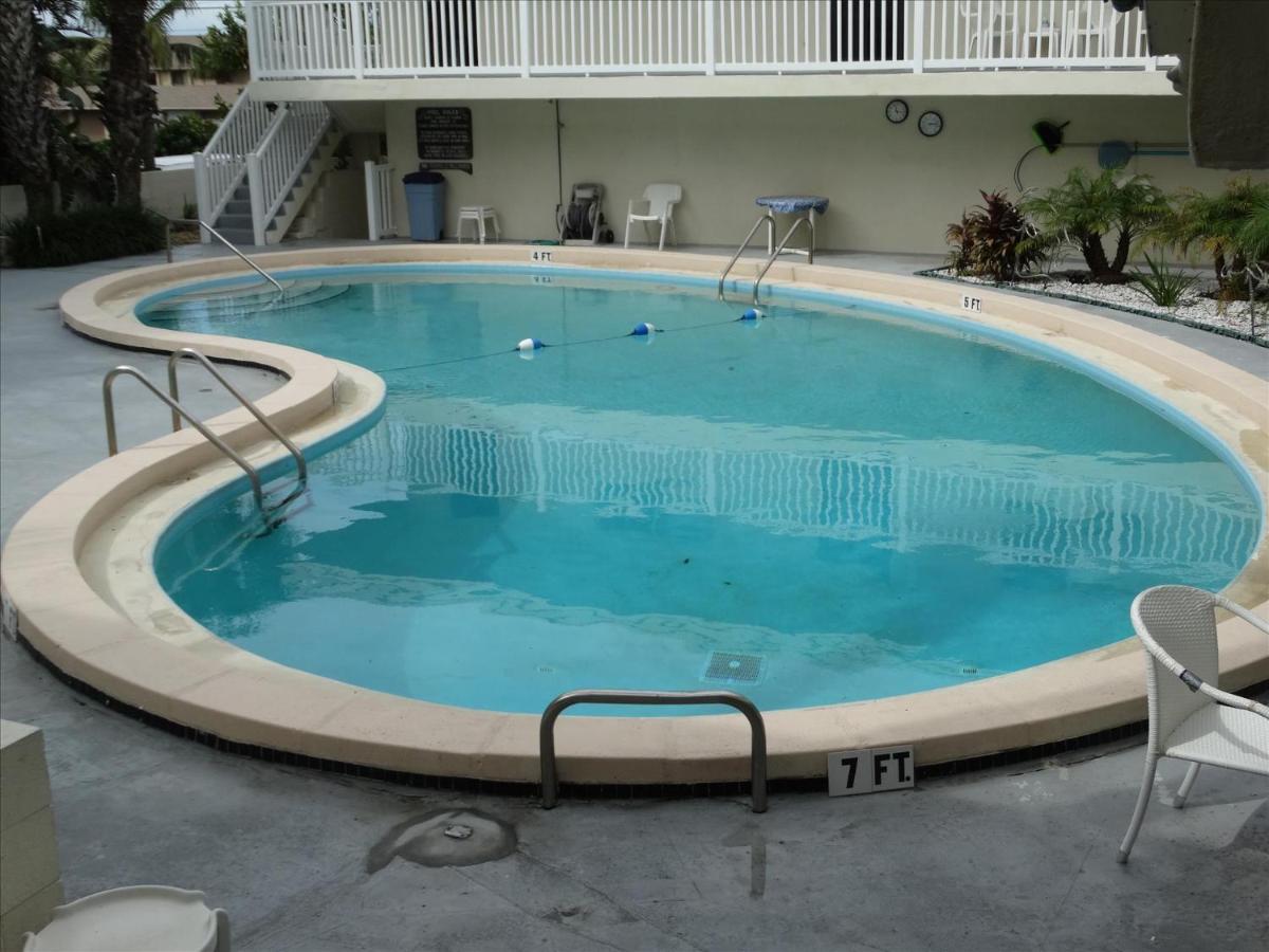 Quiet Vista Del Mar 2 Bedroom Condo Beachfront Property Cocoa Beach Exterior photo